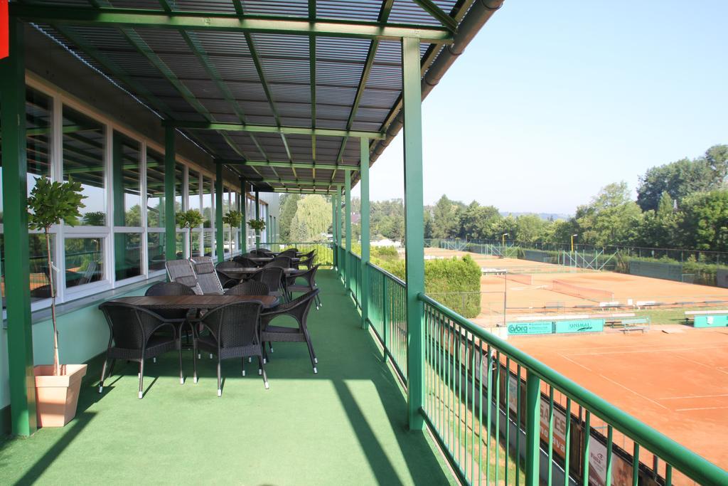 Valašské Meziříčí Penzion Tenis Klub Deza מראה חיצוני תמונה